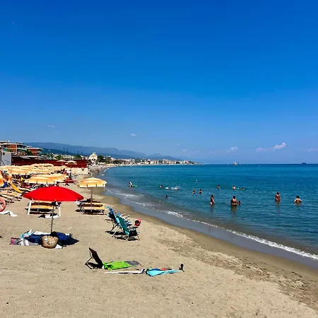 Appartamento Vacanze Con Accesso Spiaggia Terrazzo E Parcheggio Savone