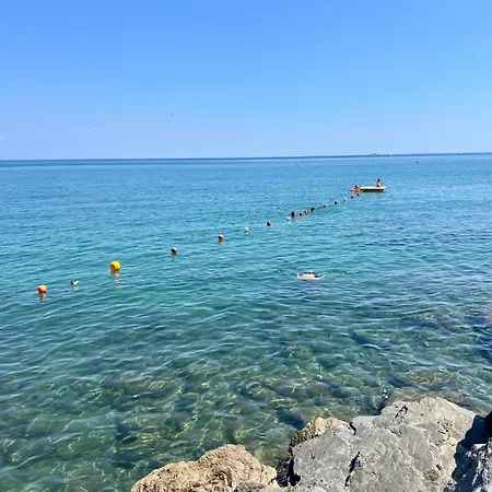Appartamento Vacanze Con Accesso Spiaggia Terrazzo E Parcheggio Appartement Savone