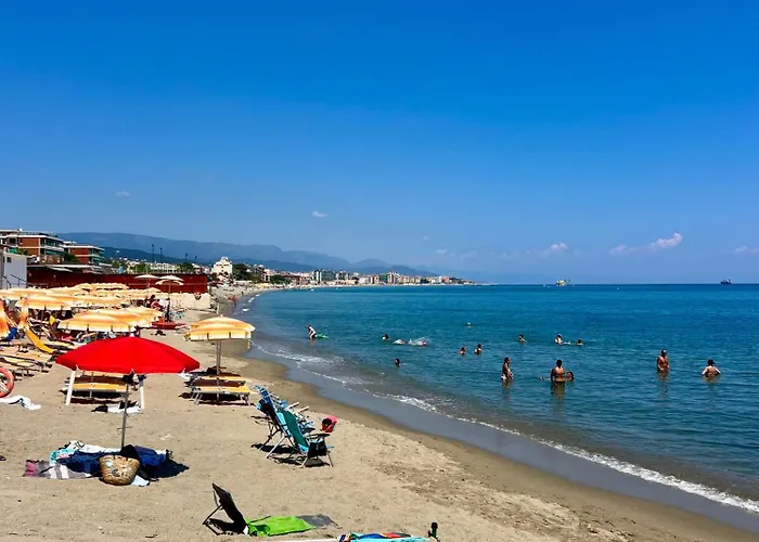 Vacanze Con Accesso Terrazzo E Parcheggio Савона